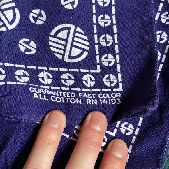 Fast Color Bandana - Picture 2 of 2